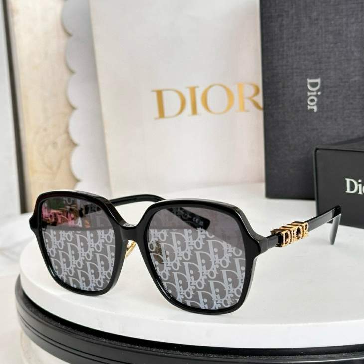 Picture of Dior Sunglasses _SKUfw79480095fw